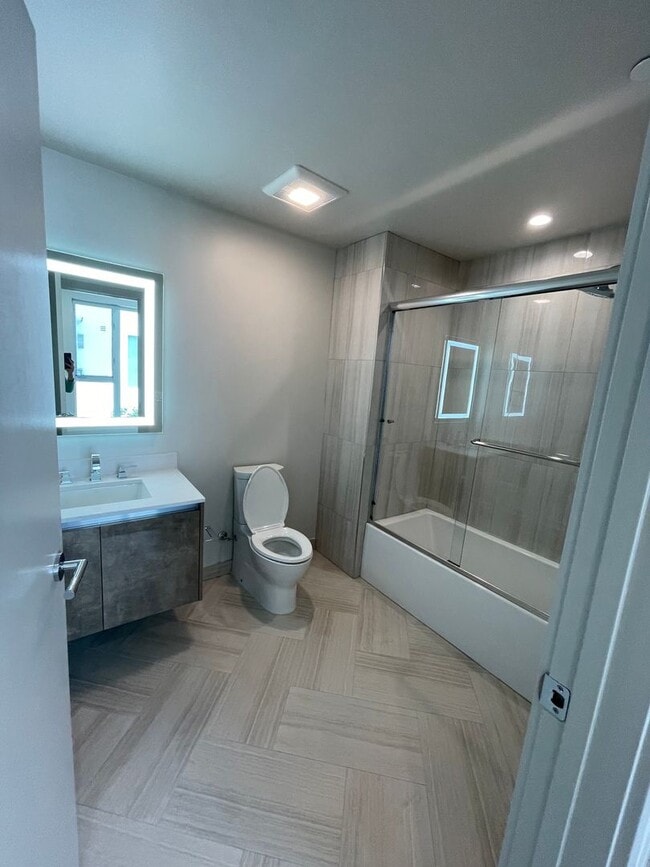 Interior Photo - La Vida Melrose