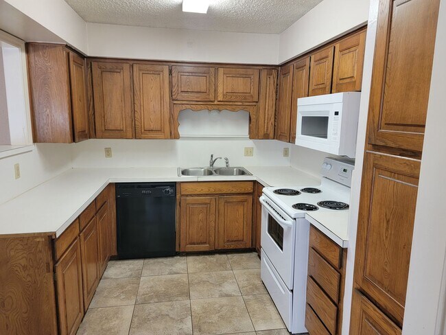 Foto del edificio - 6433-6435 Brookhaven Trail