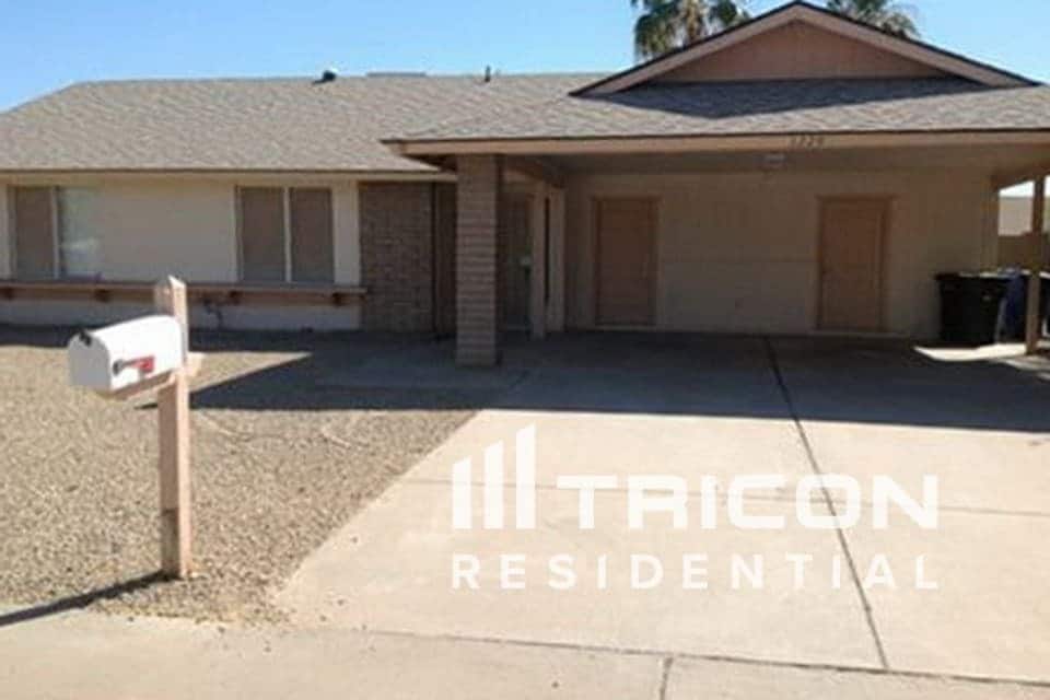 Primary Photo - 3224 N Woodburne Dr