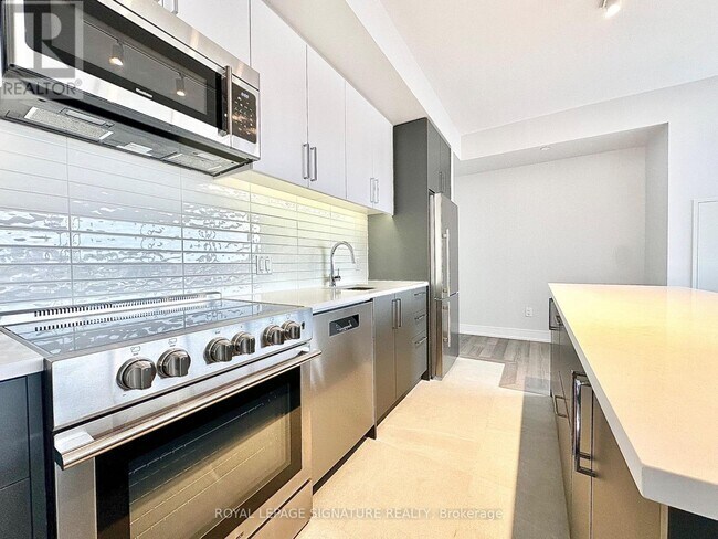 Photo du bâtiment - 2525 Bathurst St