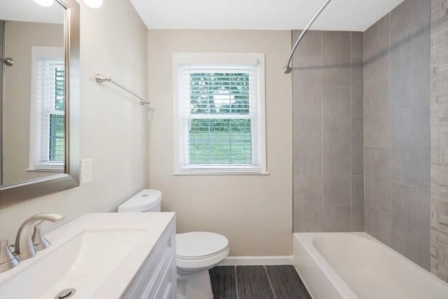 Foto del edificio - 605 Durrett Dr