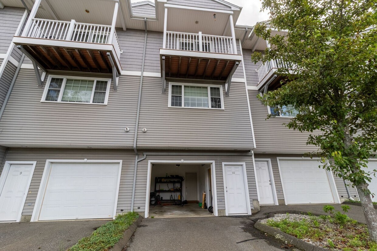 Foto principal - Spacious Luxury Multi Level, 2 Bedroom Condo