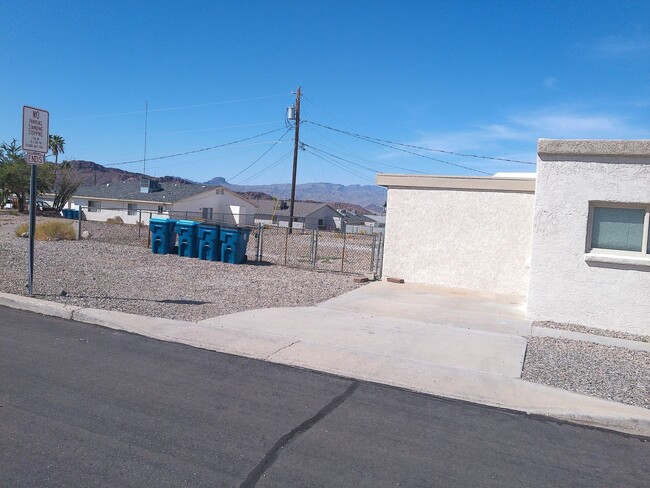 Building Photo - Long Term Duplex rental