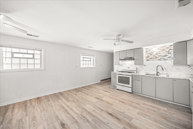 Foto del edificio - 13313 S Eberhart Ave