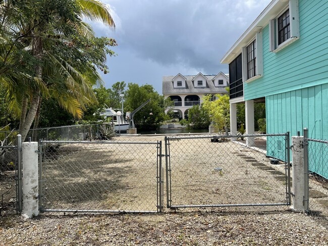 Building Photo - 29006 Marigold Dr