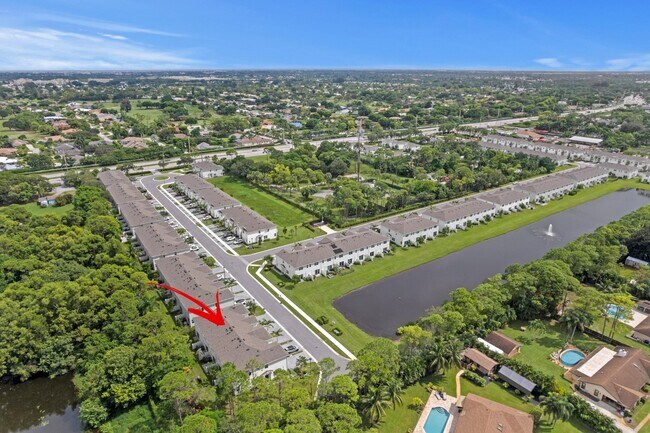 Foto del edificio - 4667 Hollister Ave