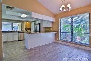 Building Photo - 11324 12 Oaks Way