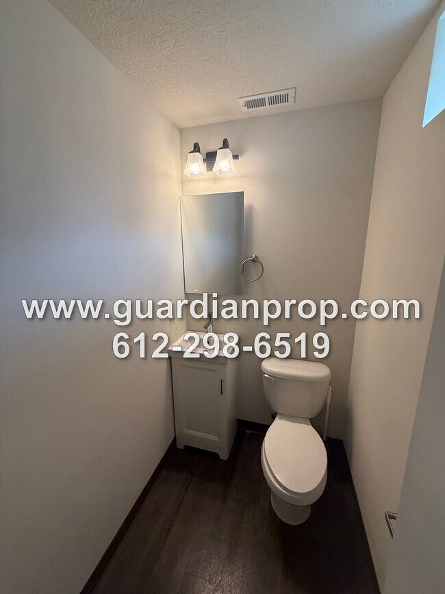Foto del edificio - 7555 Cloman Way E