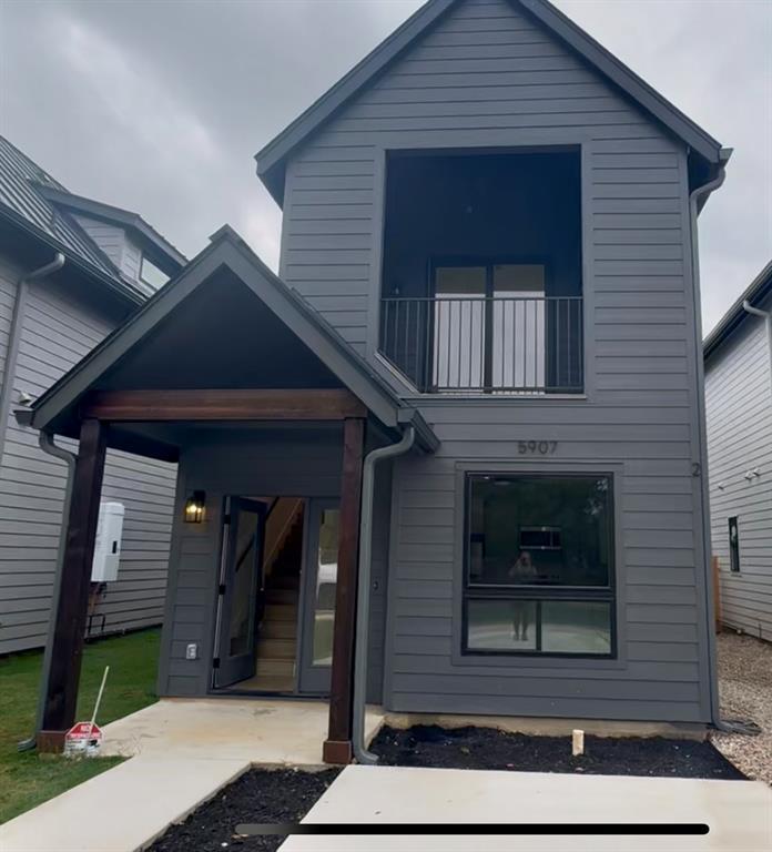 Foto principal - 5907 Coventry Ln