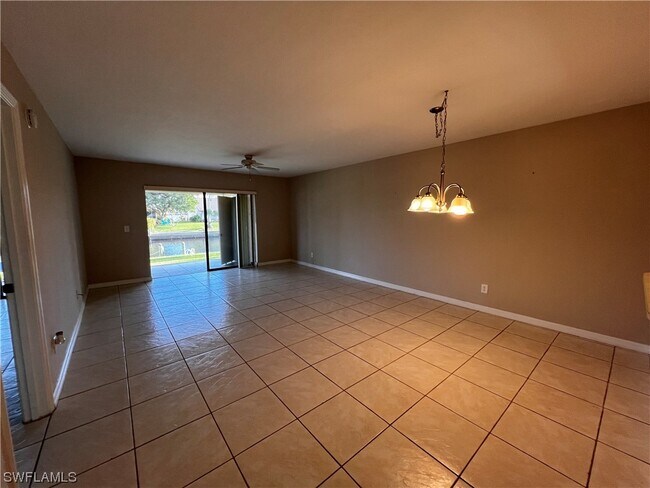 Foto del edificio - 4321 Country Club Blvd