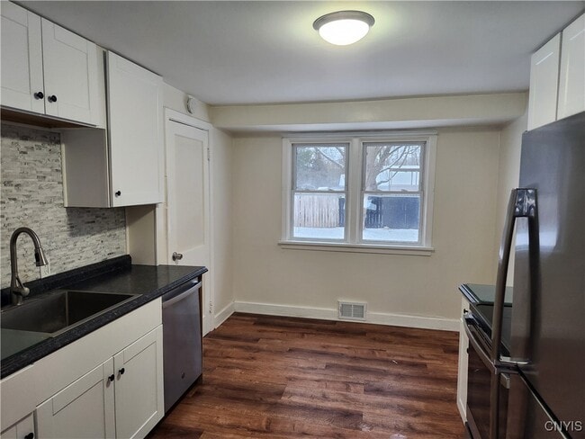 Foto del edificio - 437 Church St