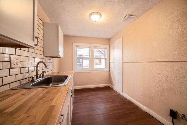 Foto del edificio - 17195 Northlawn St
