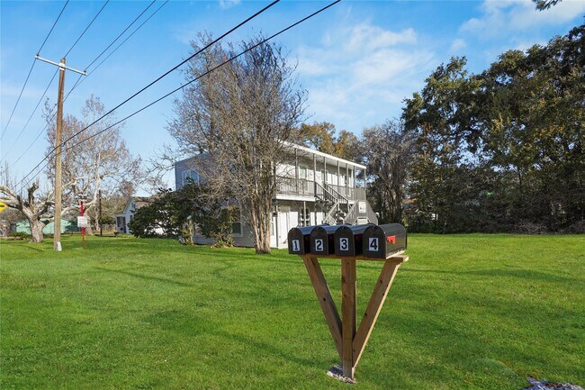Foto del edificio - 819 Oak St