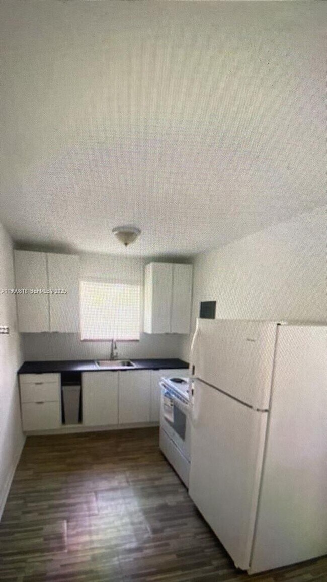 Building Photo - 7637 NW 3rd Ave