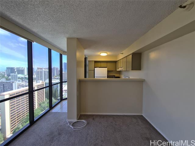 Building Photo - 930 Kaheka St