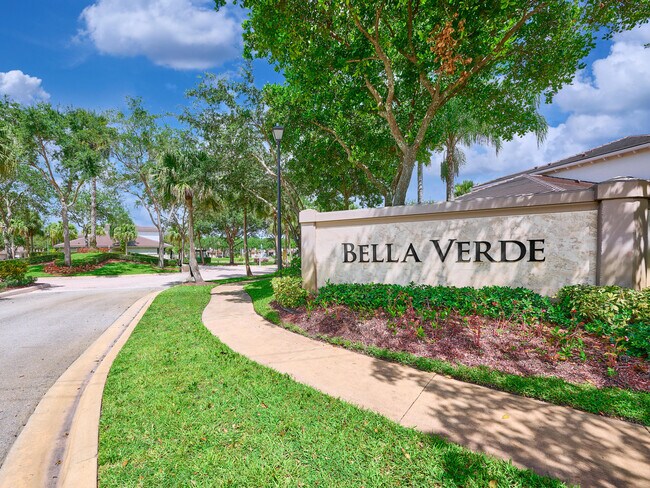 Foto del edificio - 6436 Bella Cir