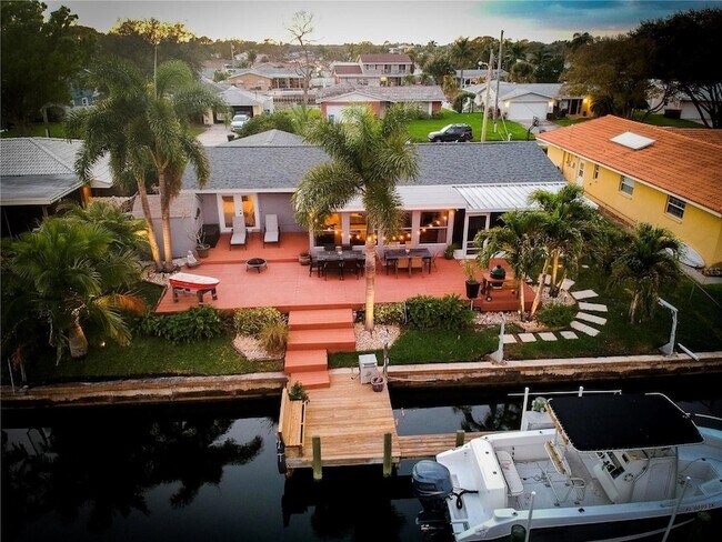 Foto del edificio - 4165 13th Ln NE