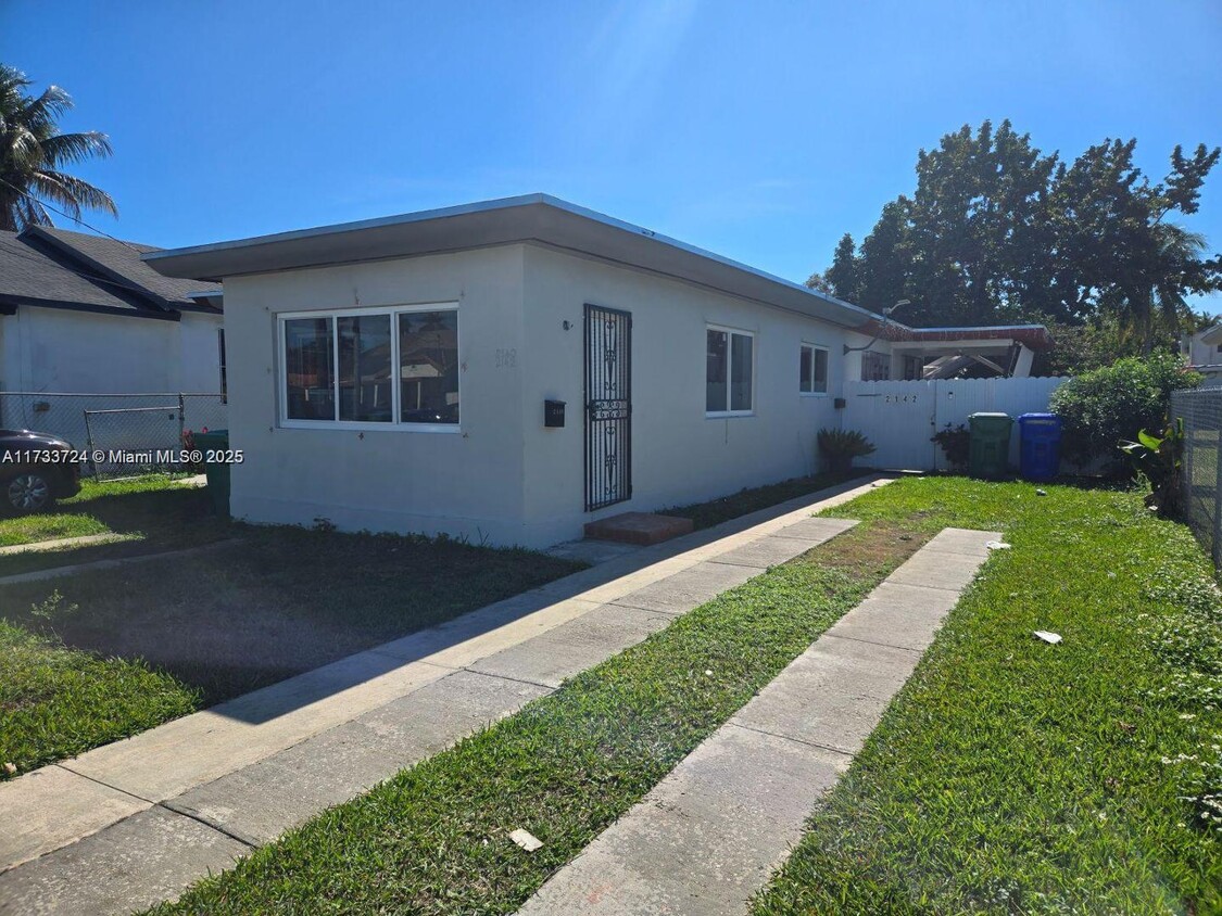 Foto principal - 2140 NW 27th St