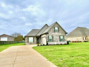 Building Photo - 103 Carolina Point