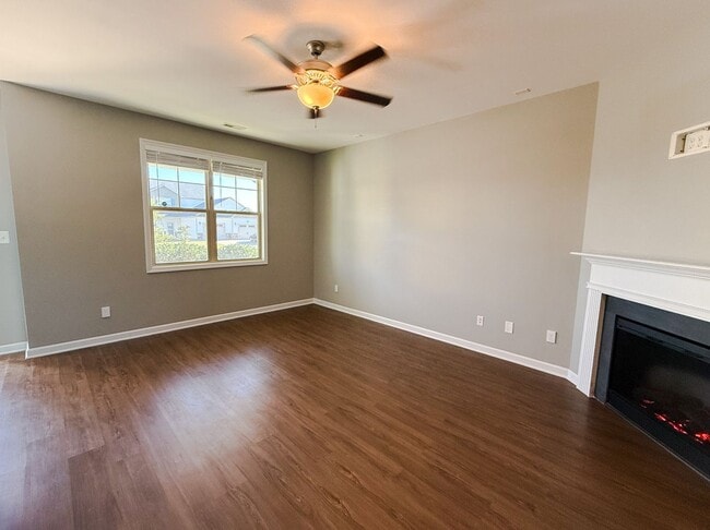 Building Photo - 268 Chatfield Dr.