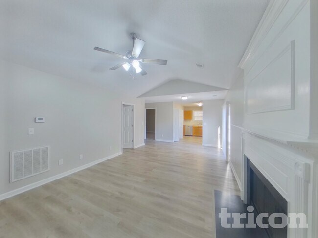 Foto del edificio - 562 Chisolm Way