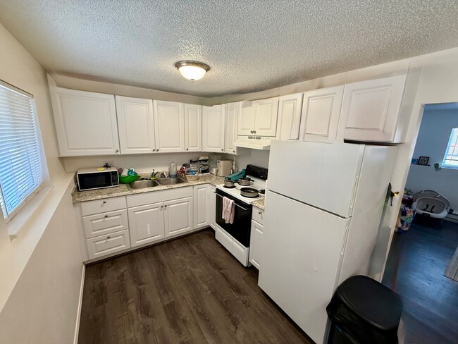 Building Photo - 1837 S 8th St W