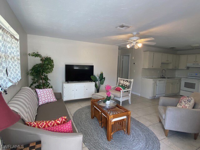 Foto del edificio - 4436-4438 Mariner Rd