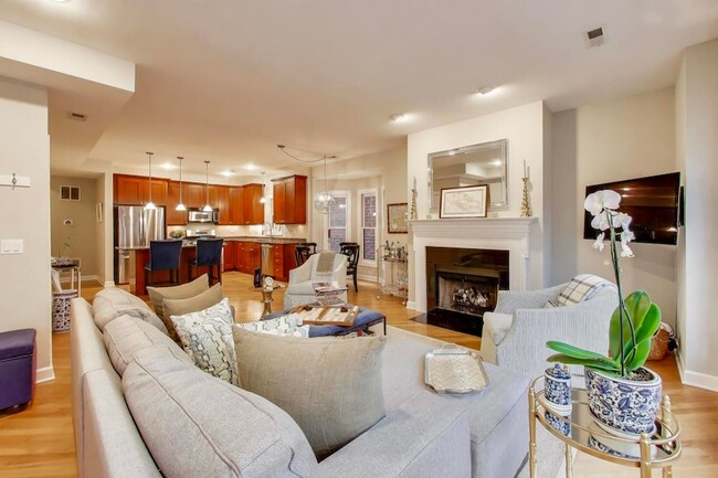 Foto del edificio - 1529 N Mohawk St