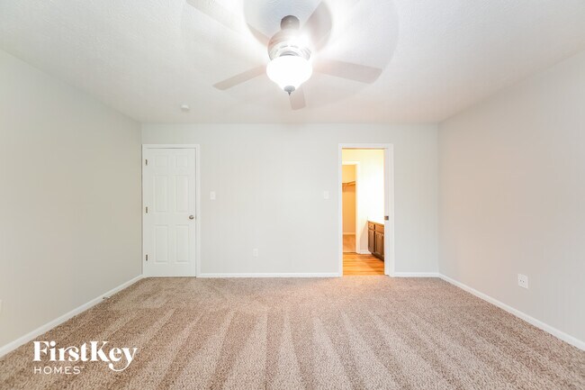Foto del edificio - 825 Country Ln