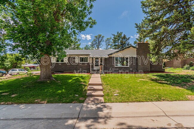 Foto del edificio - 3730 W Saratoga Ave