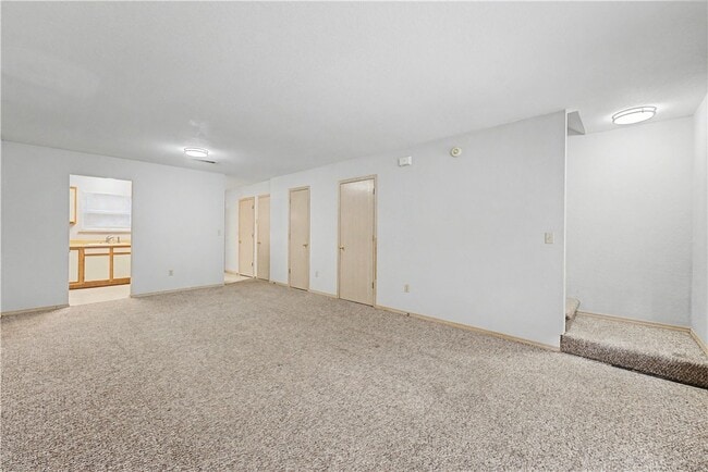Building Photo - 1366 E Sequoyah Ct