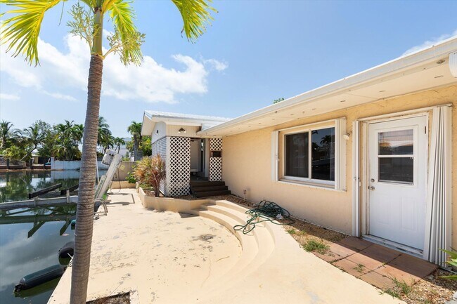 Building Photo - Welcome to 22 Key Haven Canal Home!