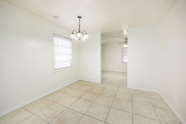 Foto del edificio - 547 W 3rd Street, Riviera Beach, FL 33404
