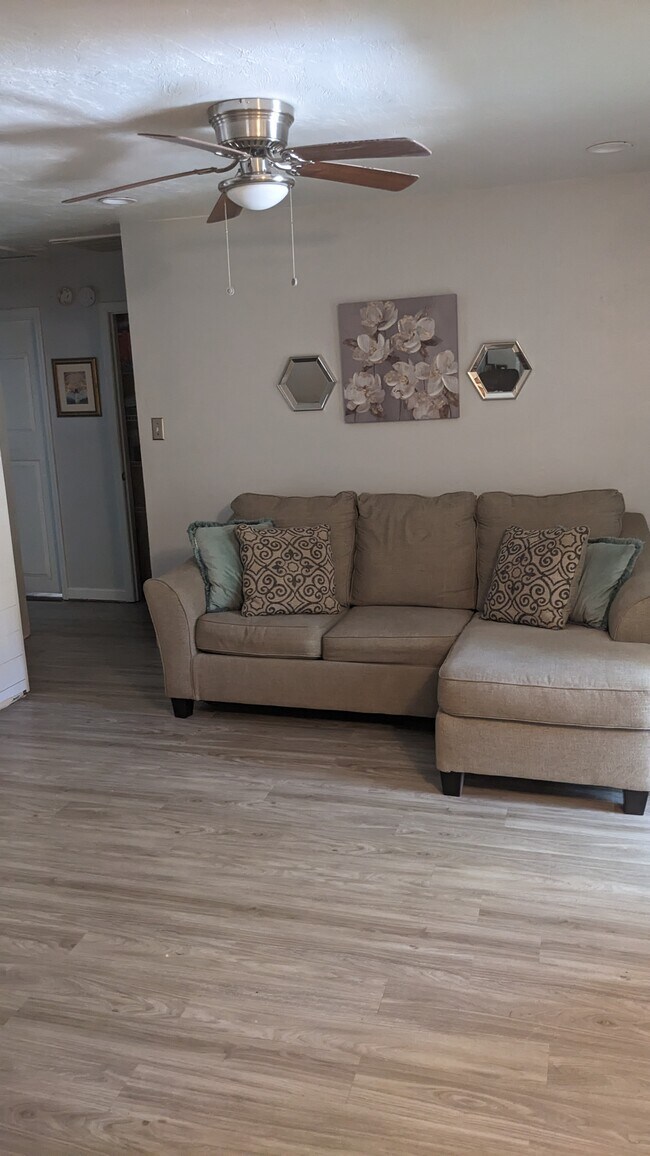 Área familiar - 2803 Faringdon Dr