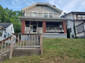 Building Photo - 128 Pointview Ave