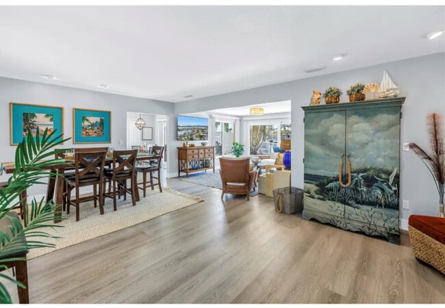 Building Photo - 10128 Yacht Club Dr