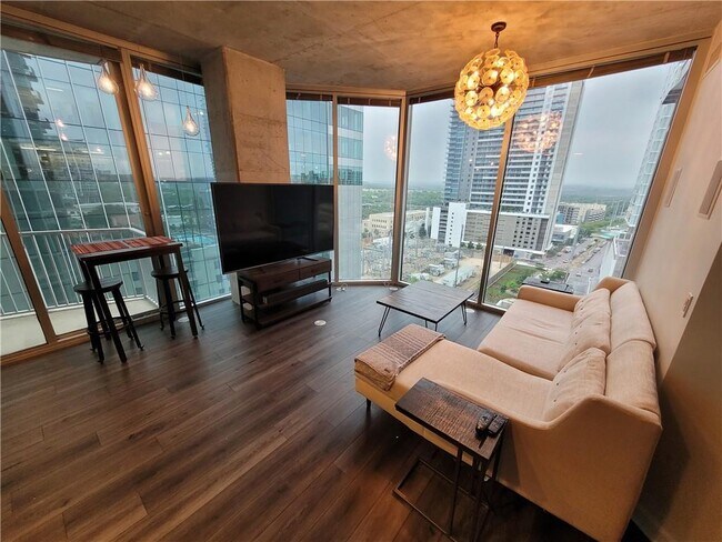Foto del edificio - 360 Nueces St