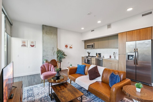 Building Photo - 222 E Jefferson St