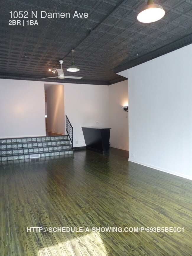 Building Photo - 1052 N Damen Ave