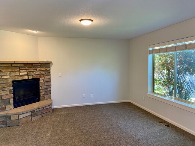 Foto del edificio - 3-BR Craftsman Home in SE Bend