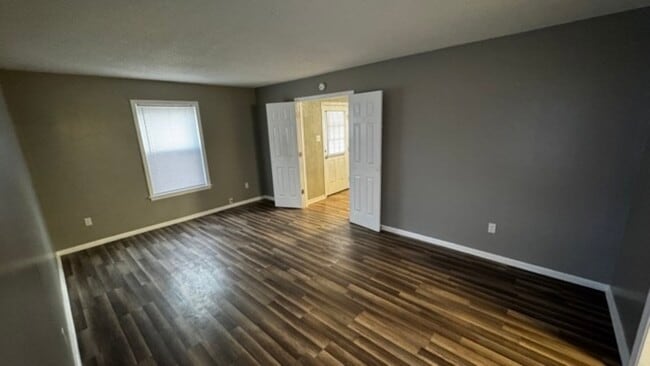 Building Photo - 2501 Tarbet Dr