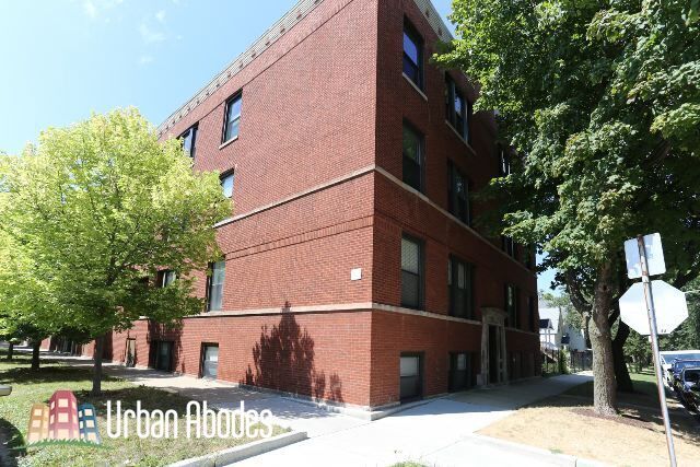 Primary Photo - 2900 N Troy St