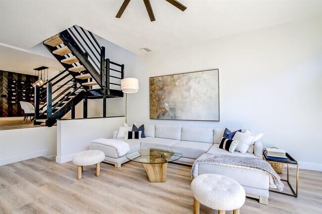 Foto del edificio - 3024 NE 49th St