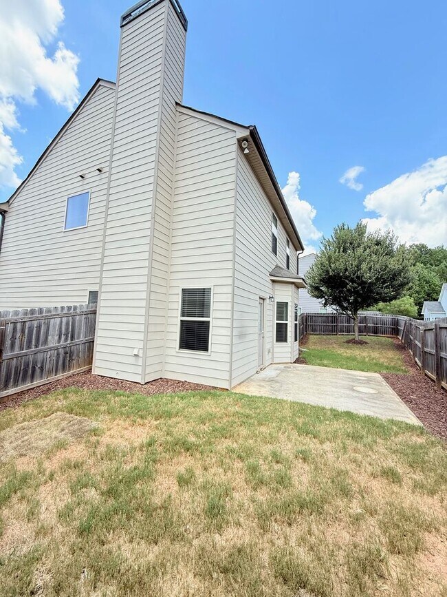 Building Photo - Beautiful 3BR/2.5BA Home in Jennings Mill ...