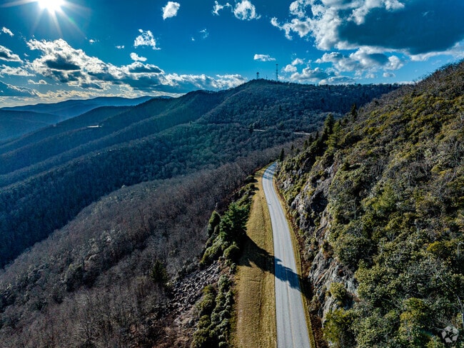The views of the Blue Ridge Mountains are breathtaking.