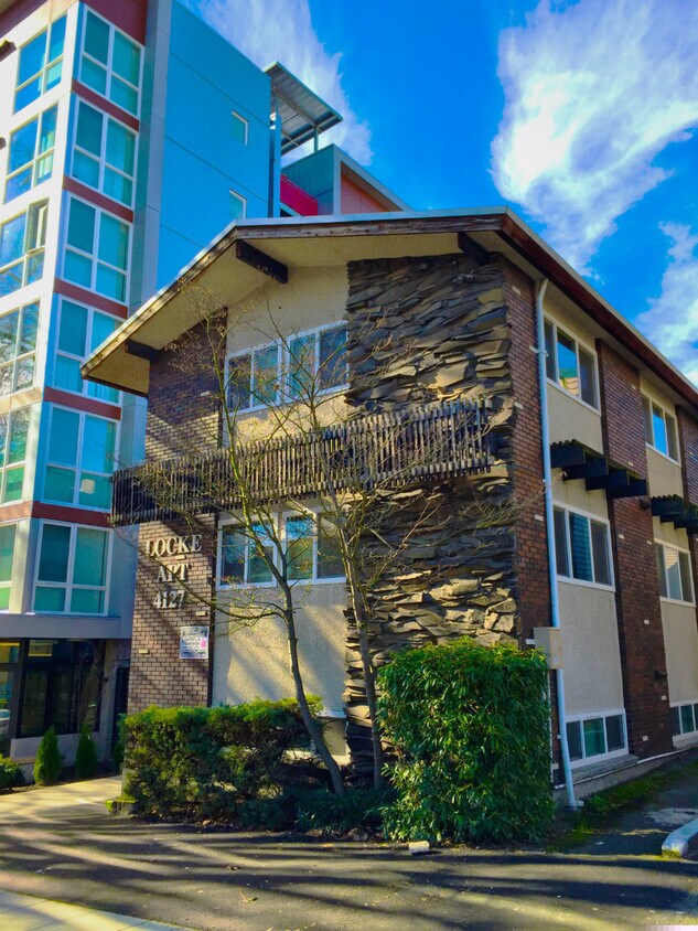 Foto del edificio - 4127 12th Ave NE