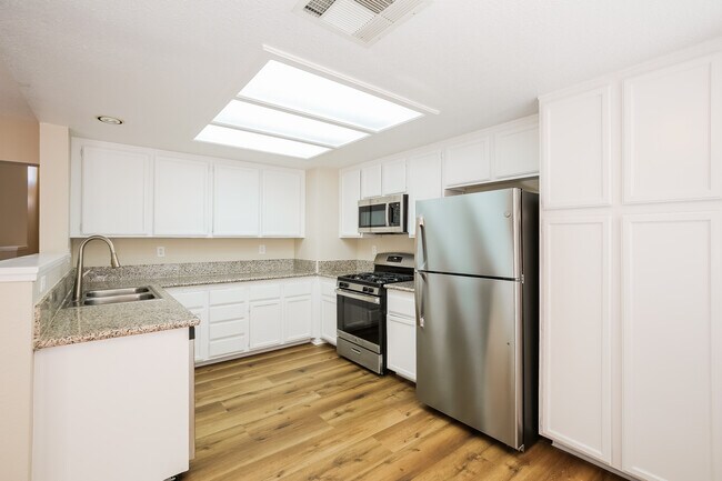 Building Photo - 1575 Bent Arrow Dr