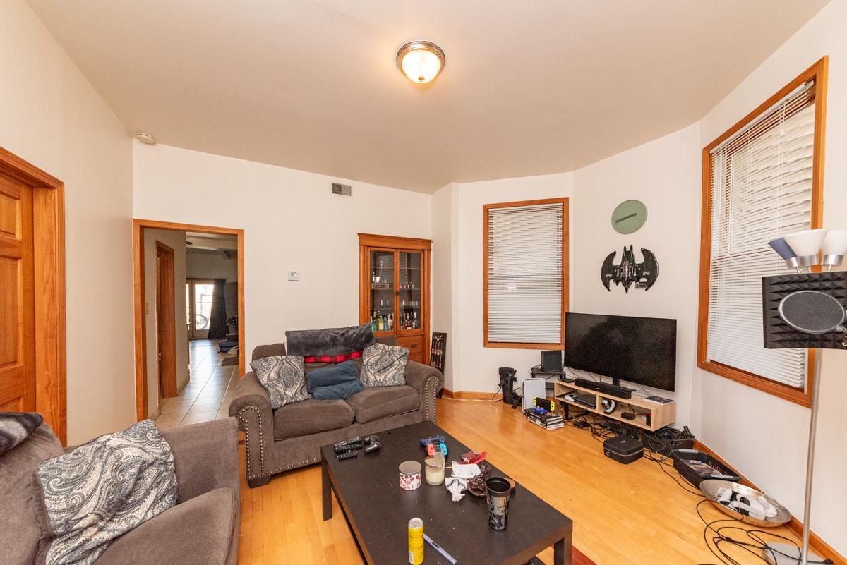 Foto principal - 2 bedroom in Chicago IL 60647