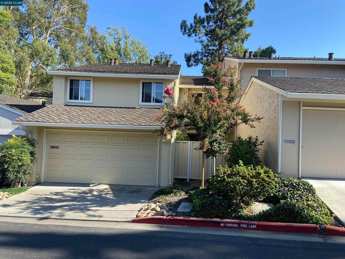 Foto principal - 1557 Siskiyou Dr