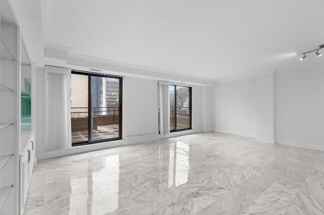 Foto del edificio - 3 Washington Cir NW